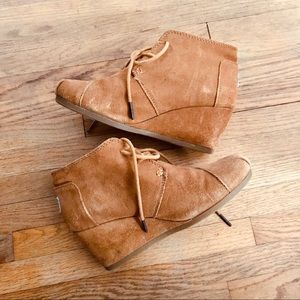 Toms camel wedge booties size 7